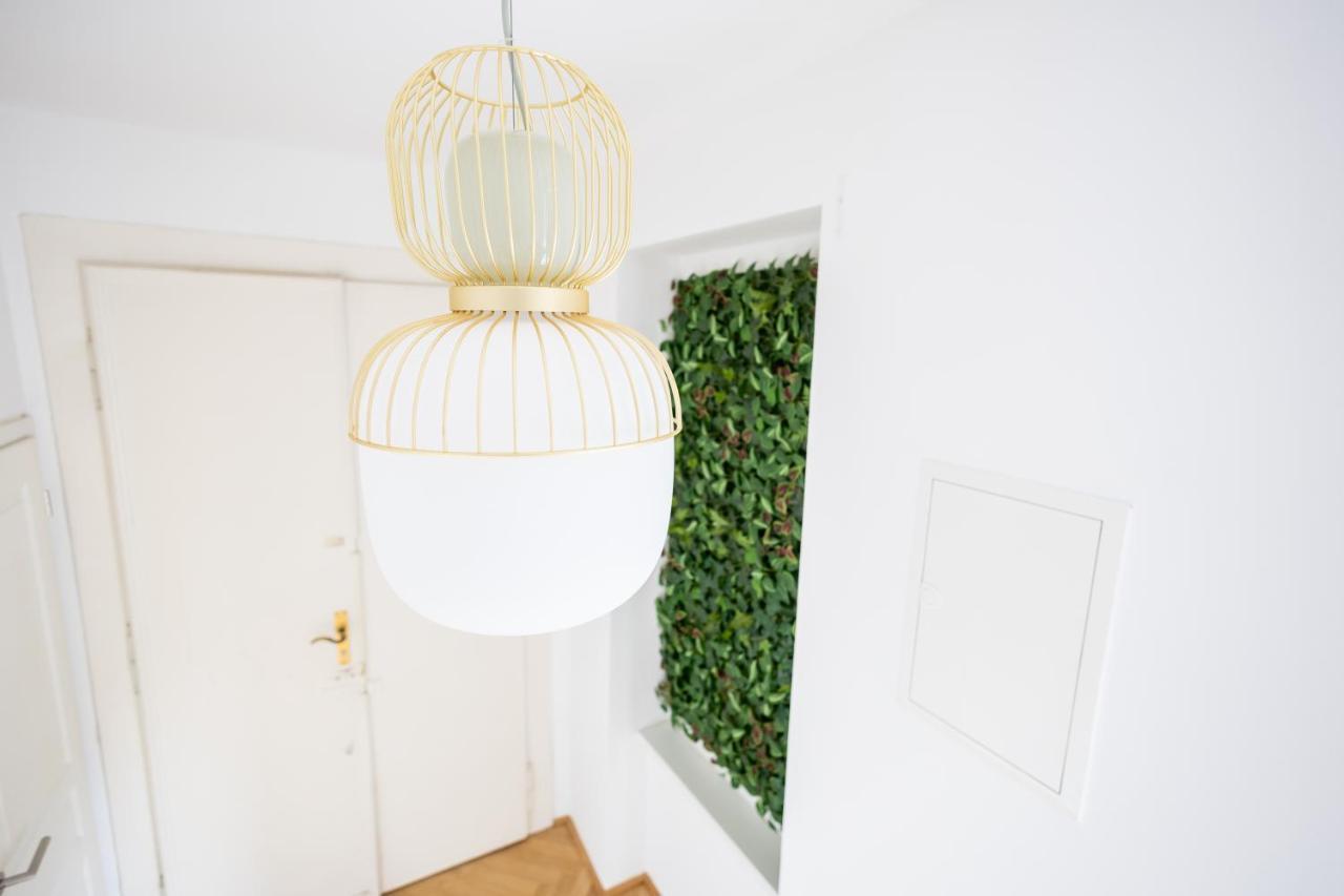 Large Garden-View Balcony Comfort Retreat 1020-Viena Exterior foto