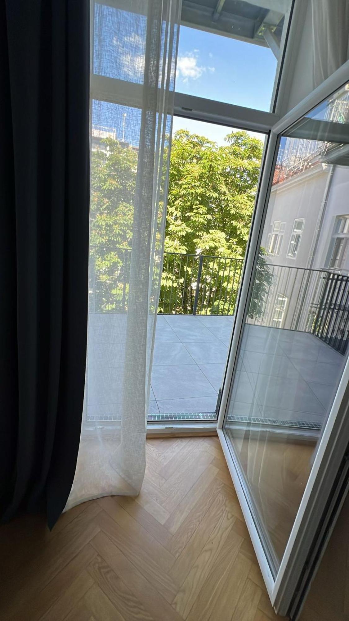 Large Garden-View Balcony Comfort Retreat 1020-Viena Exterior foto